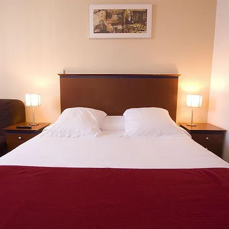 Appart'city Paris Mesnil 3*
