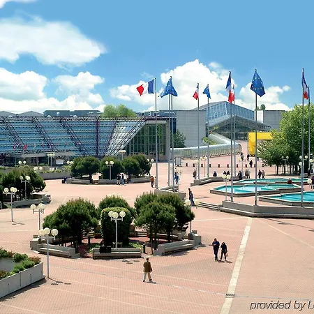 Aparthotel Appart'city Paris Mesnil 3*