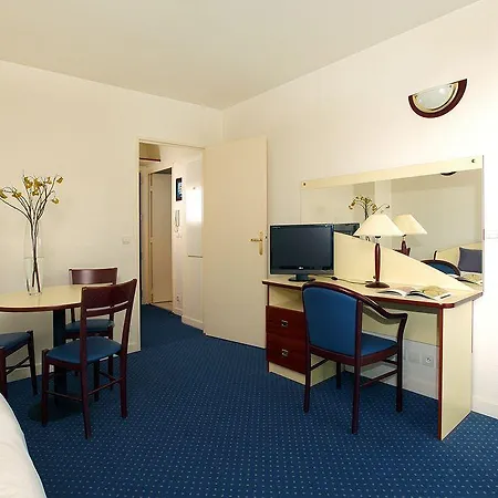 Aparthotel Appart'city Paris Mesnil 3*