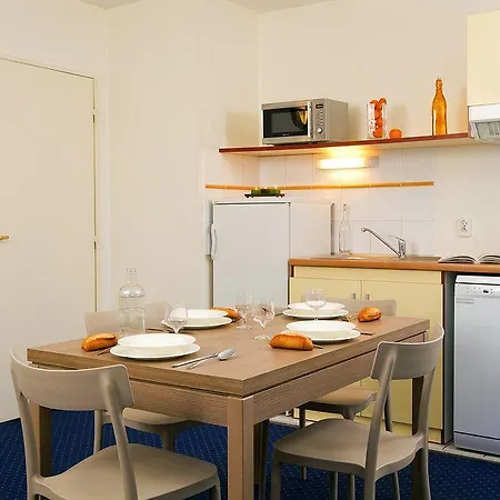 Aparthotel Appart'city Paris Mesnil