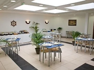 Appart'city Paris Mesnil Aparthotel 3*