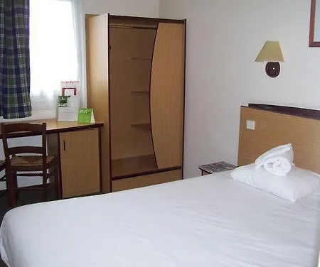 Aparthotel Appart'city Paris Mesnil